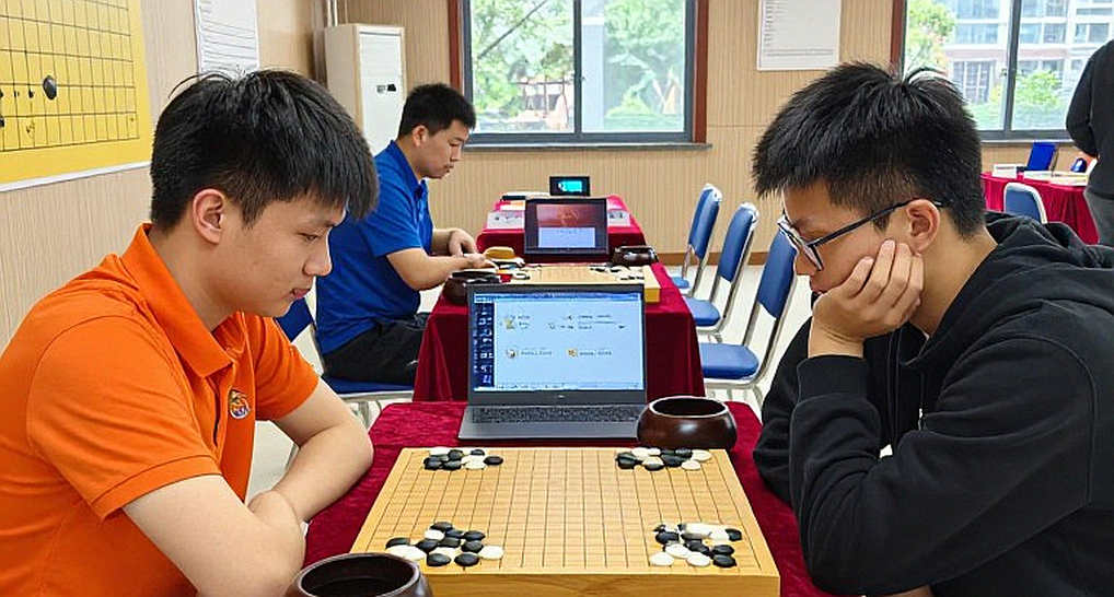 ChessBase Magazine #225: कवर पर यूरोपीय क्लब कप, पन्नों में प्राग — और 27 मिनिएचर का बेहिसाब नमूना ChessBase Magazine #225: कवर पर यूरोपीय क्लब कप, पन्नों में प्राग — और 27 मिनिएचर का बेहिसाब नमूना